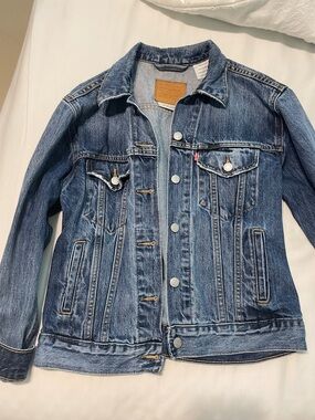 Levi's Vintage-Look Distressed Denim Jacket - Light Blue